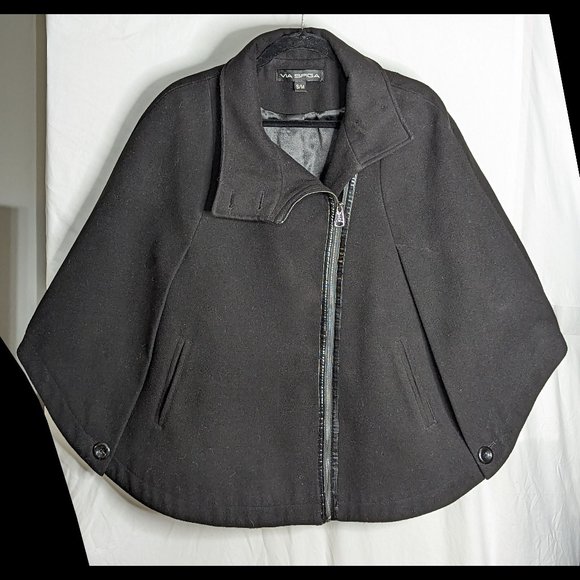 Via Spiga Jackets & Blazers - Superb & Elegant VIA SPIGA Size S/M Black Lined Cape w/ Shiny Pleather Trim